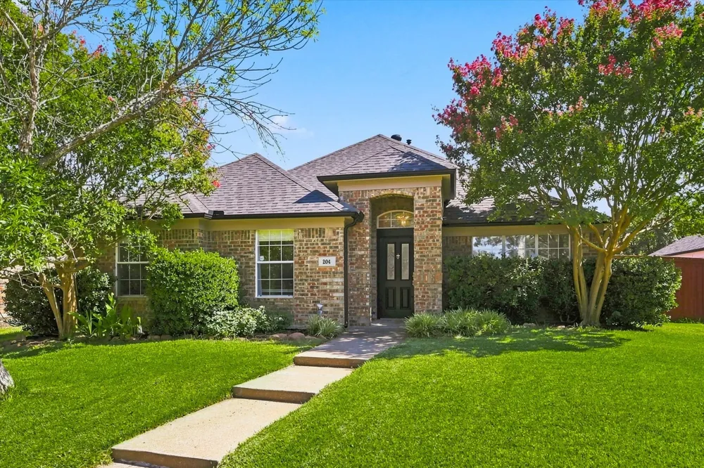 204 Meredith Court Irving, TX 75063