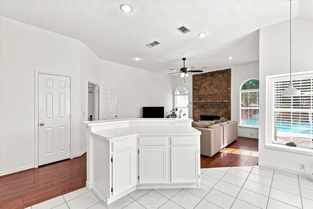204 Meredith Court Irving, TX 75063