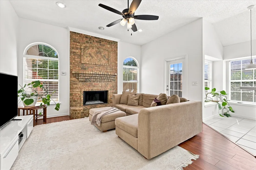 204 Meredith Court Irving, TX 75063