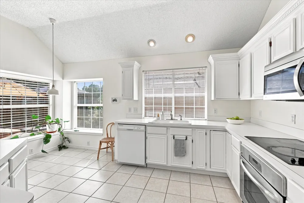 204 Meredith Court Irving, TX 75063