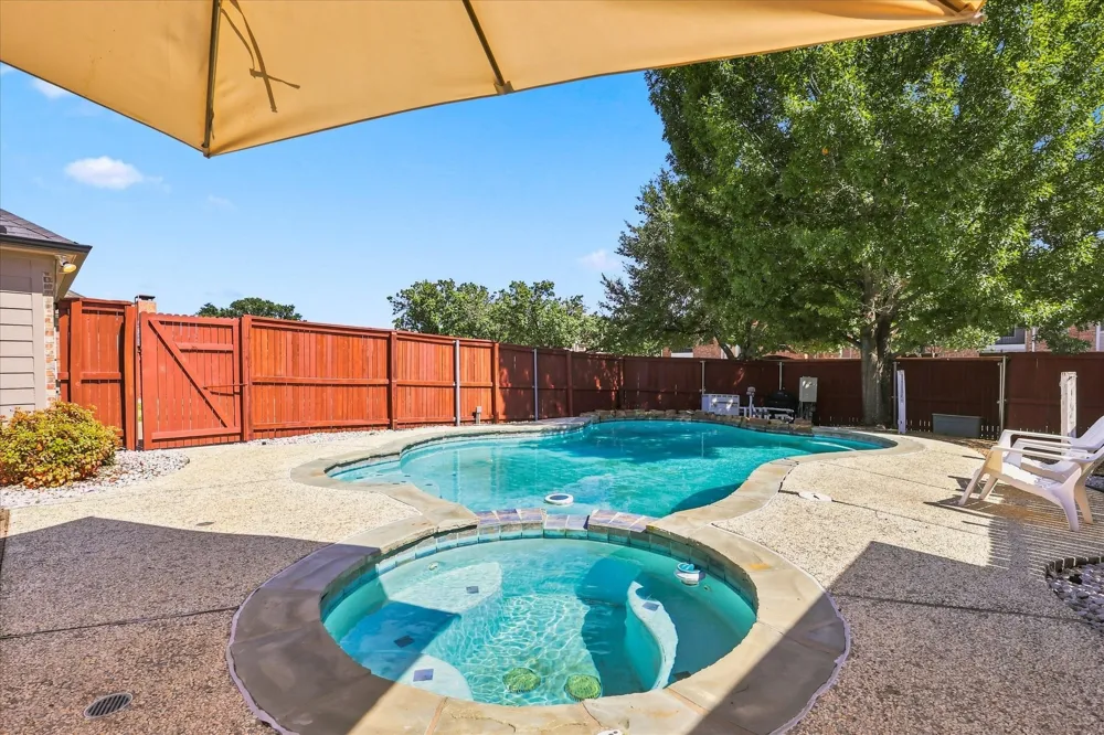 204 Meredith Court Irving, TX 75063