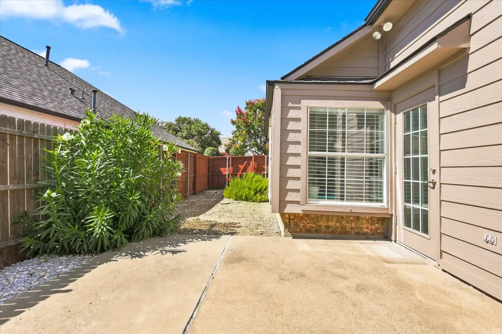 204 Meredith Court Irving, TX 75063