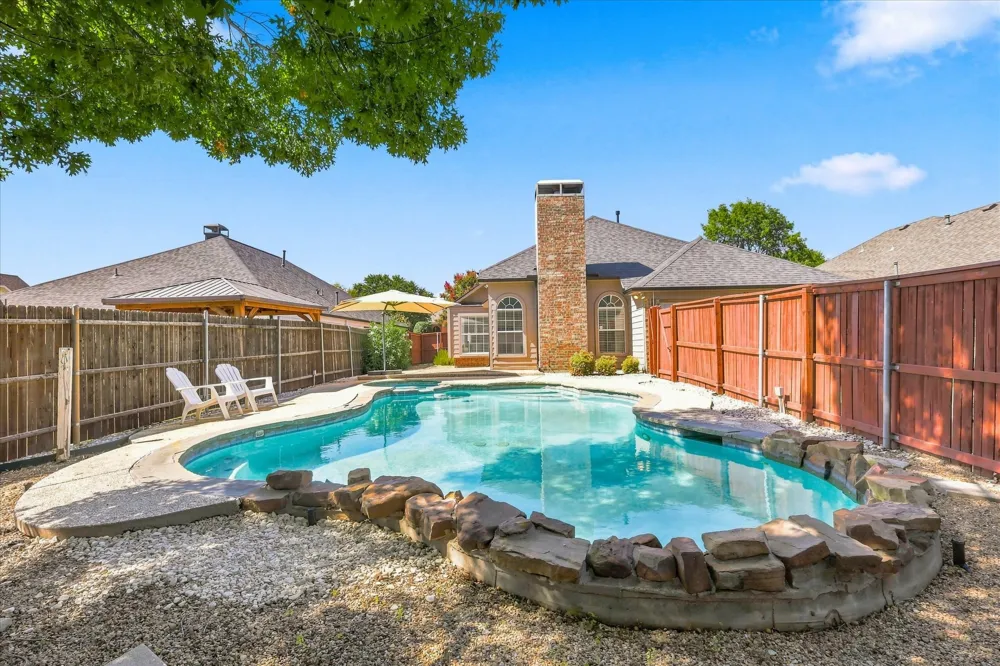 204 Meredith Court Irving, TX 75063
