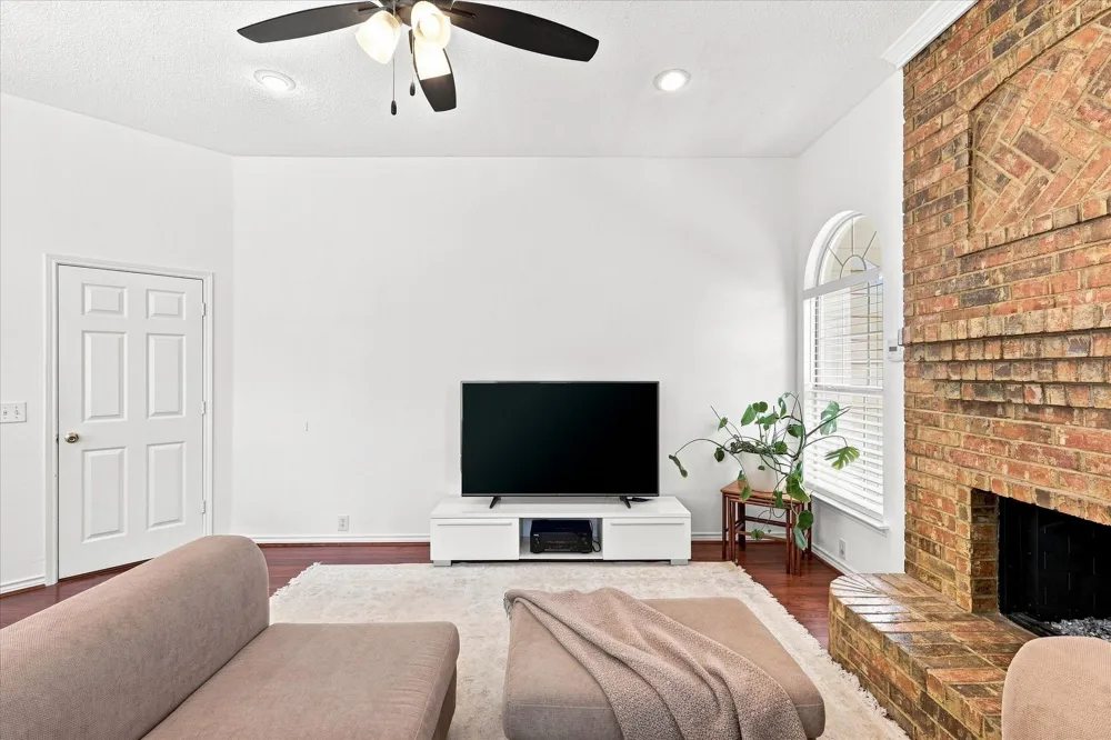 204 Meredith Court Irving, TX 75063