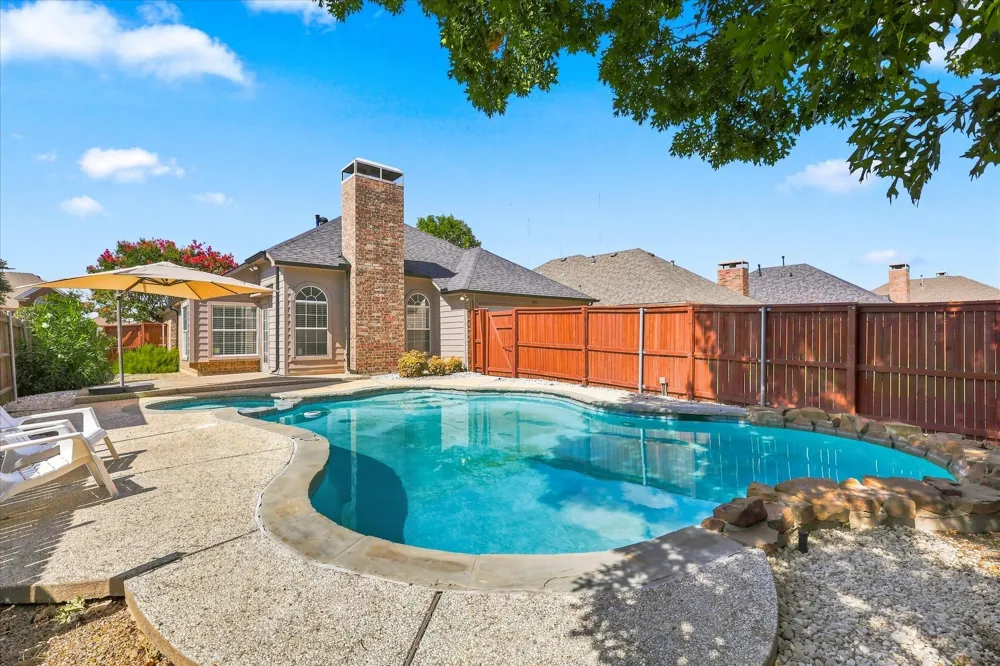 204 Meredith Court Irving, TX 75063