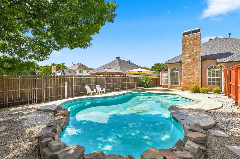 204 Meredith Court Irving, TX 75063