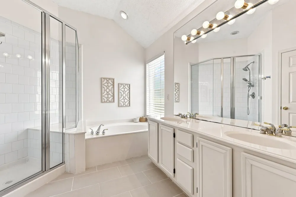 204 Meredith Court Irving, TX 75063