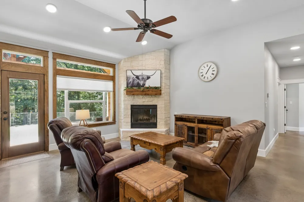 6912 Circle Drive Bonham, TX 75418
