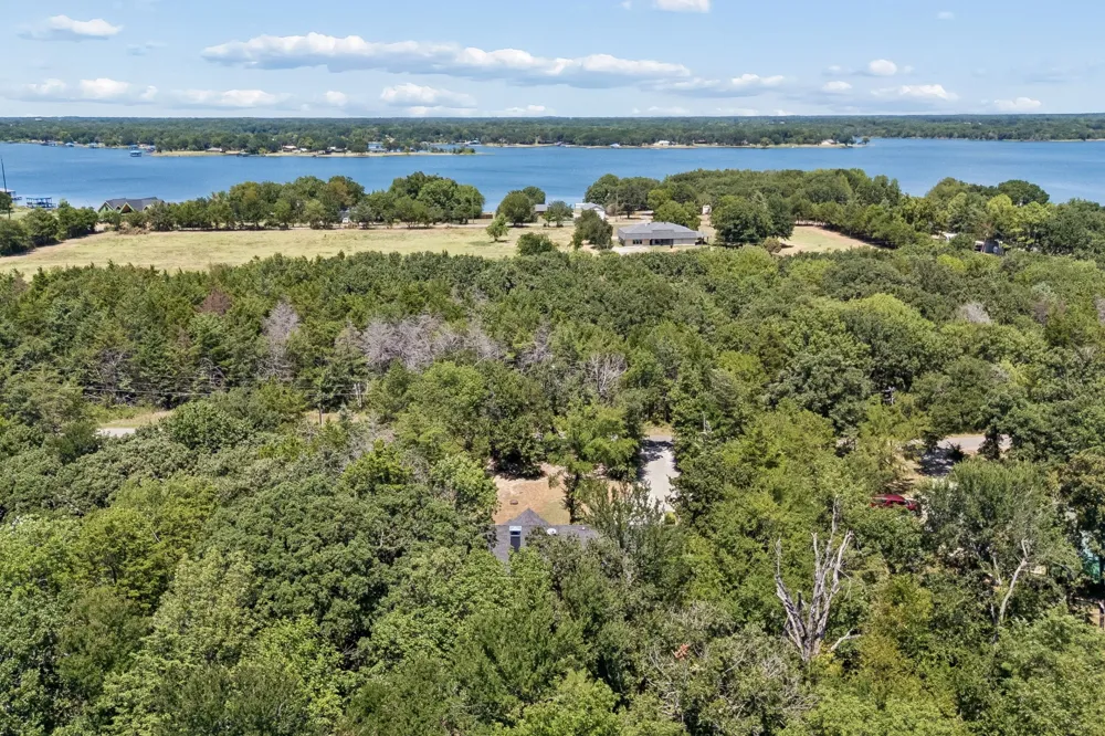 6912 Circle Drive Bonham, TX 75418