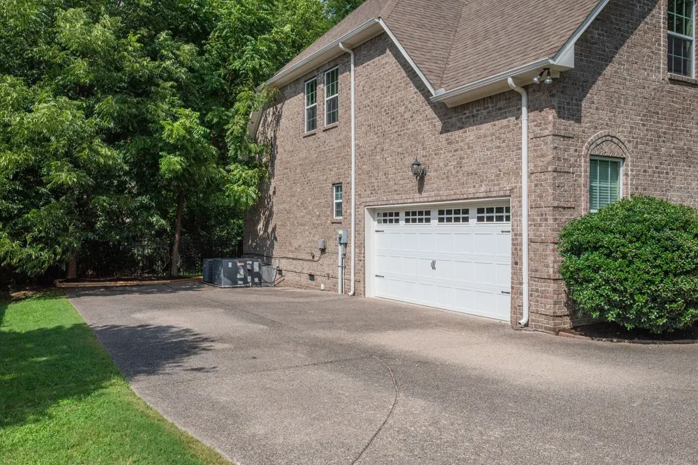 1000 Glessner Dr Spring Hill, TN 37174