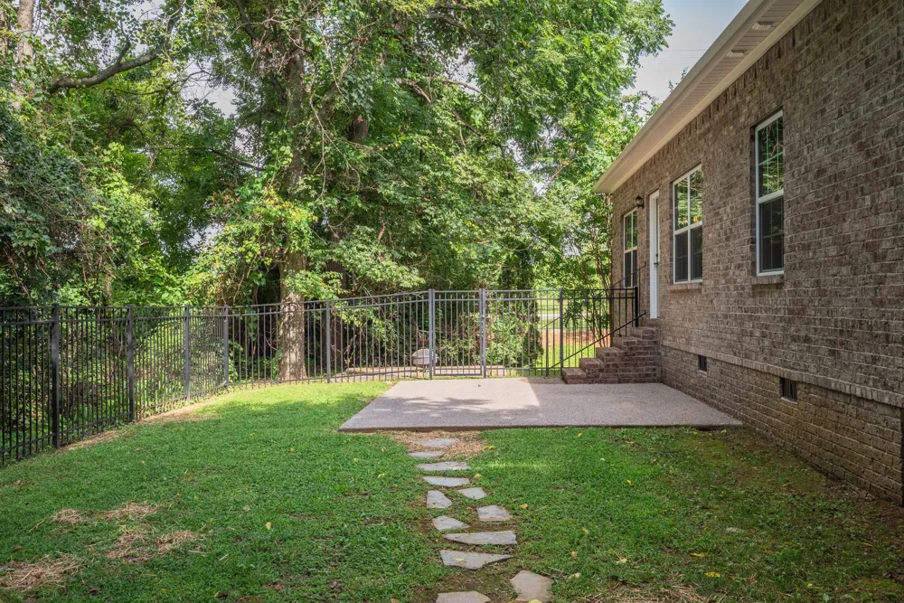 1000 Glessner Dr Spring Hill, TN 37174