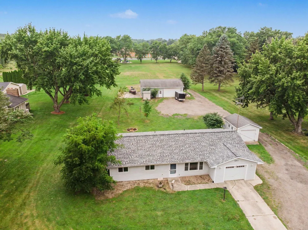 441 Moccasin Street Buchanan, MI 49107