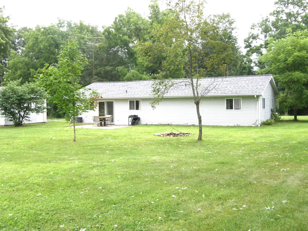 441 Moccasin Street Buchanan, MI 49107
