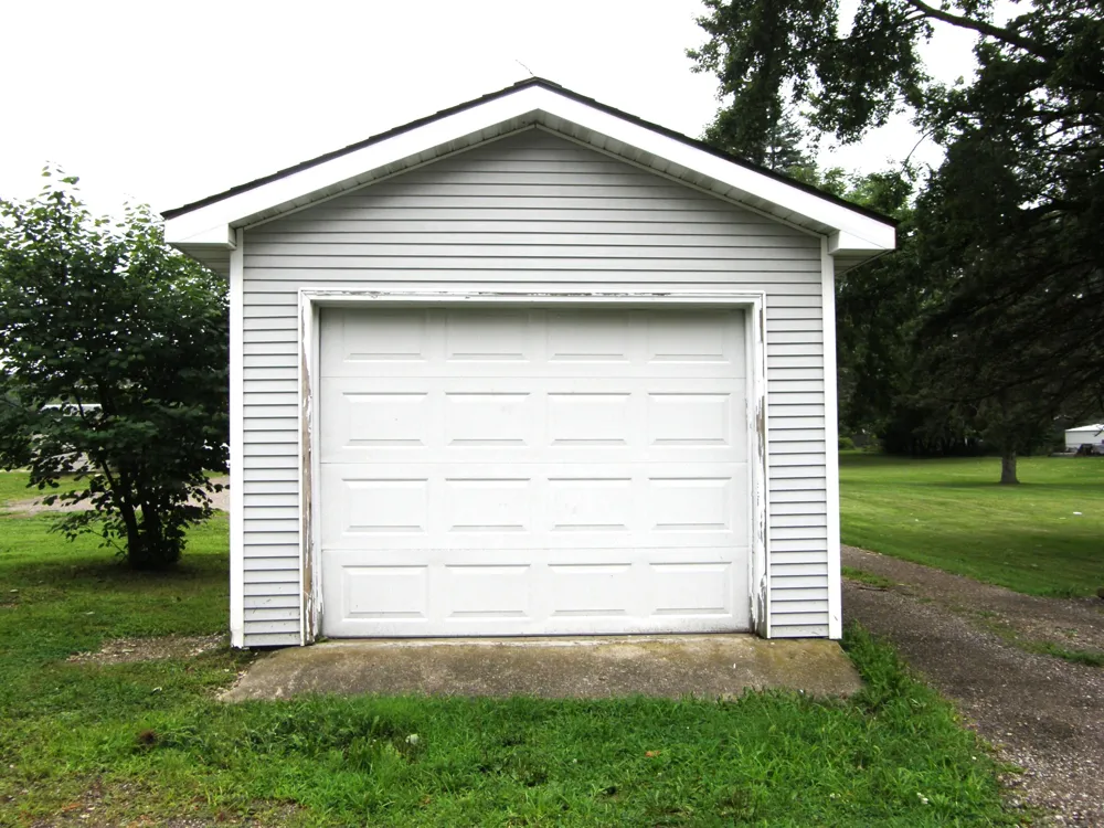 441 Moccasin Street Buchanan, MI 49107