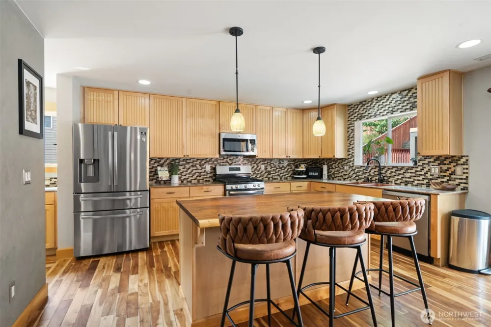 20901 Dr NW Nordby Poulsbo, WA 98370
