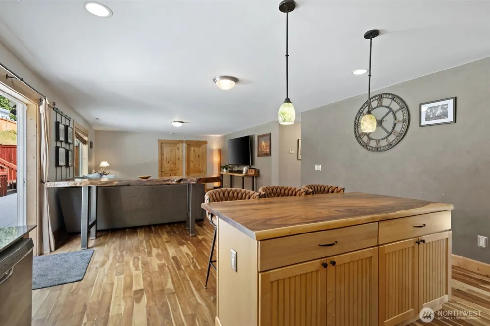 20901 Dr NW Nordby Poulsbo, WA 98370