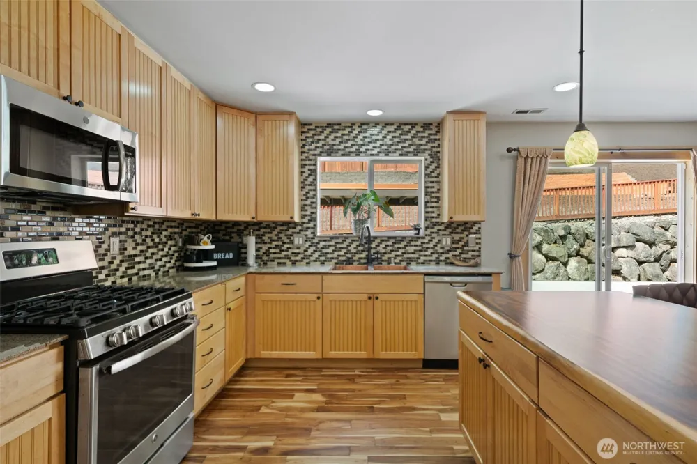 20901 Dr NW Nordby Poulsbo, WA 98370