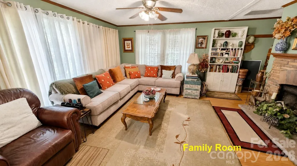 253 Royalwood Drive Zirconia, NC 28790