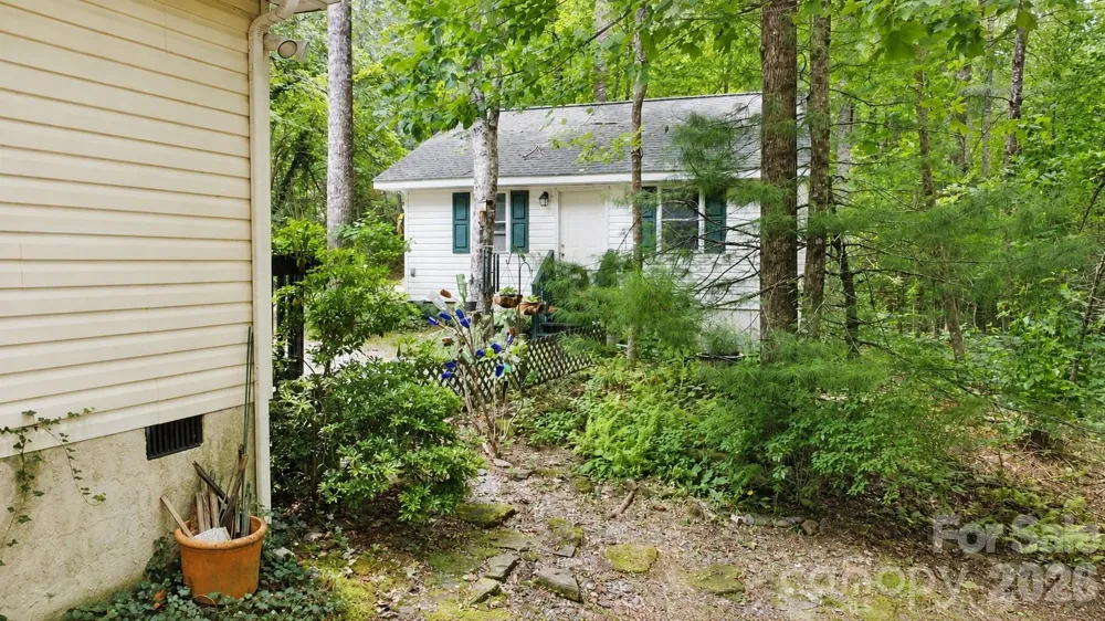253 Royalwood Drive Zirconia, NC 28790