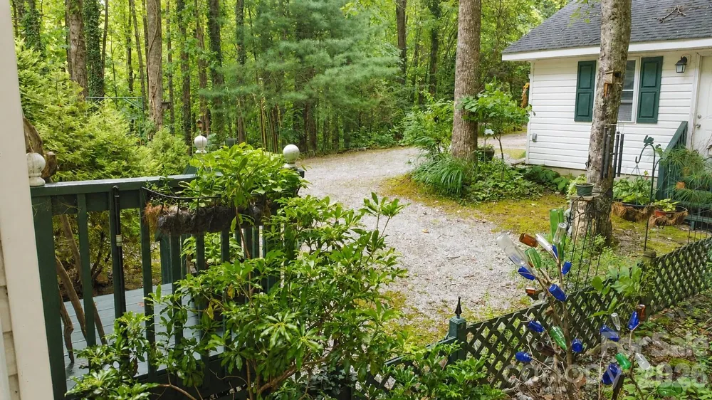 253 Royalwood Drive Zirconia, NC 28790