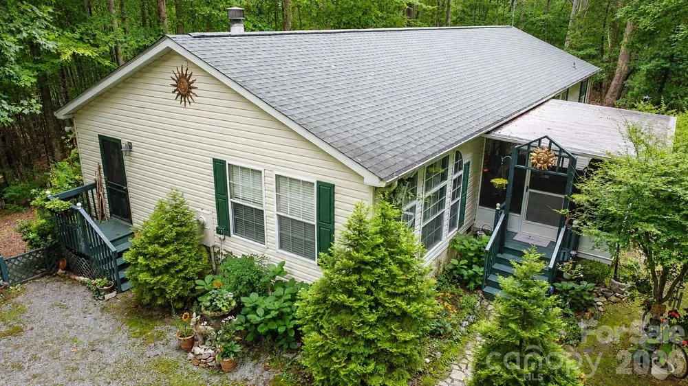 253 Royalwood Drive Zirconia, NC 28790