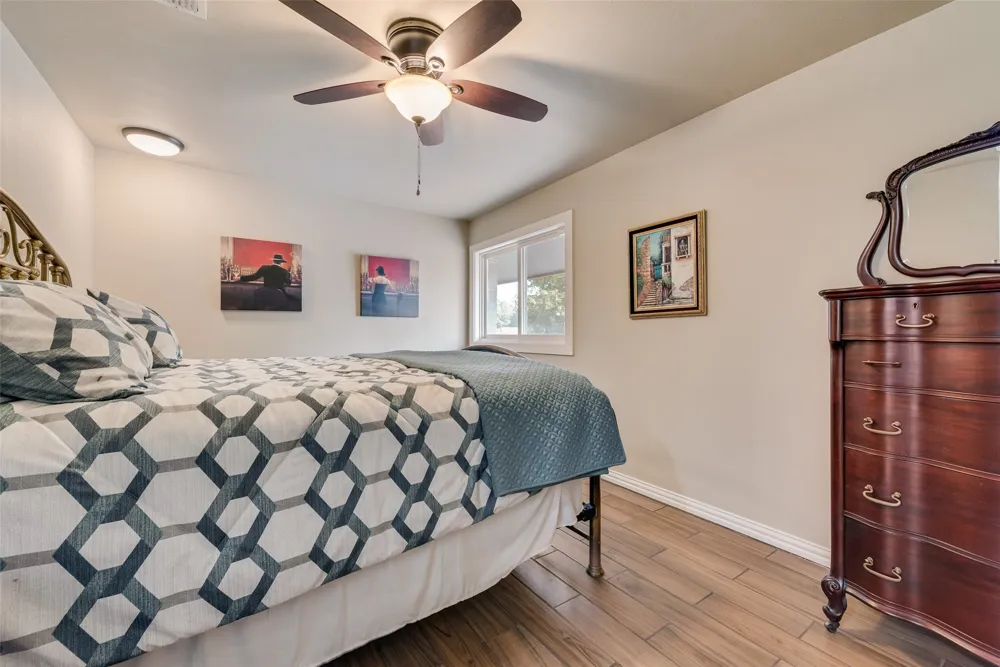 1819 W Belt Line Road Cedar Hill, TX 75104
