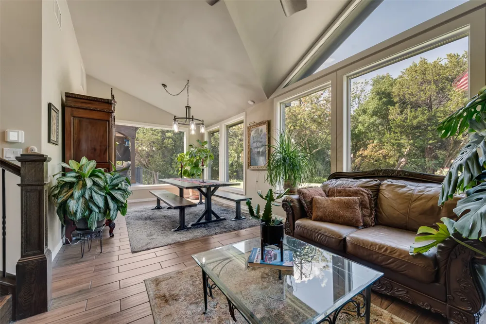 1819 W Belt Line Road Cedar Hill, TX 75104