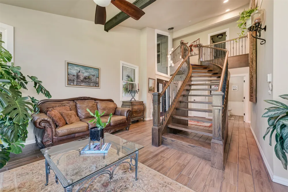 1819 W Belt Line Road Cedar Hill, TX 75104