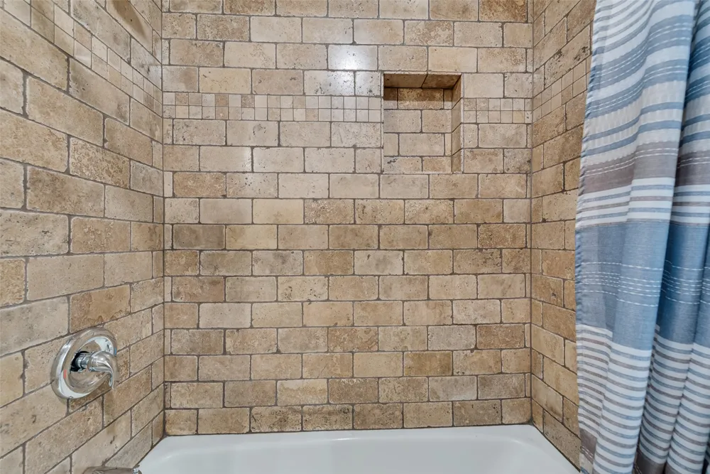 1819 W Belt Line Road Cedar Hill, TX 75104
