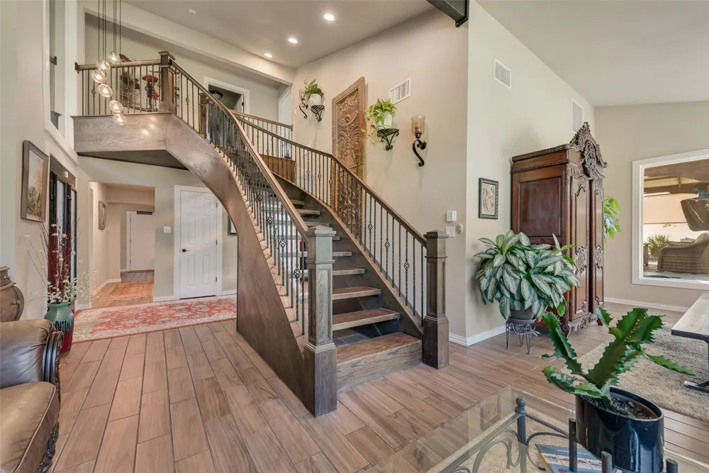 1819 W Belt Line Road Cedar Hill, TX 75104