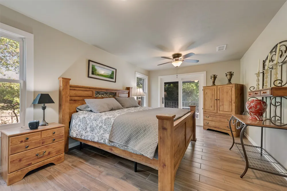 1819 W Belt Line Road Cedar Hill, TX 75104