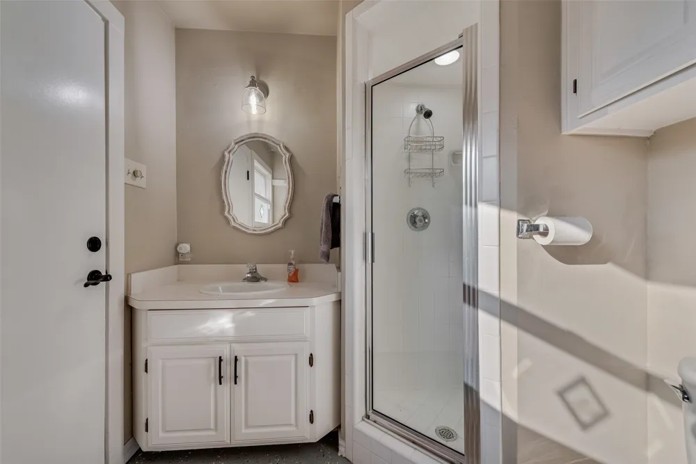 1819 W Belt Line Road Cedar Hill, TX 75104