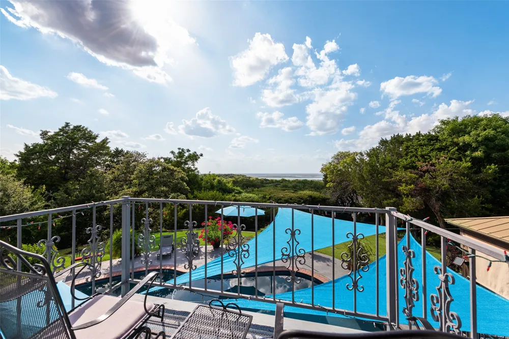 1819 W Belt Line Road Cedar Hill, TX 75104