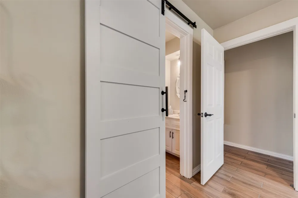 1819 W Belt Line Road Cedar Hill, TX 75104