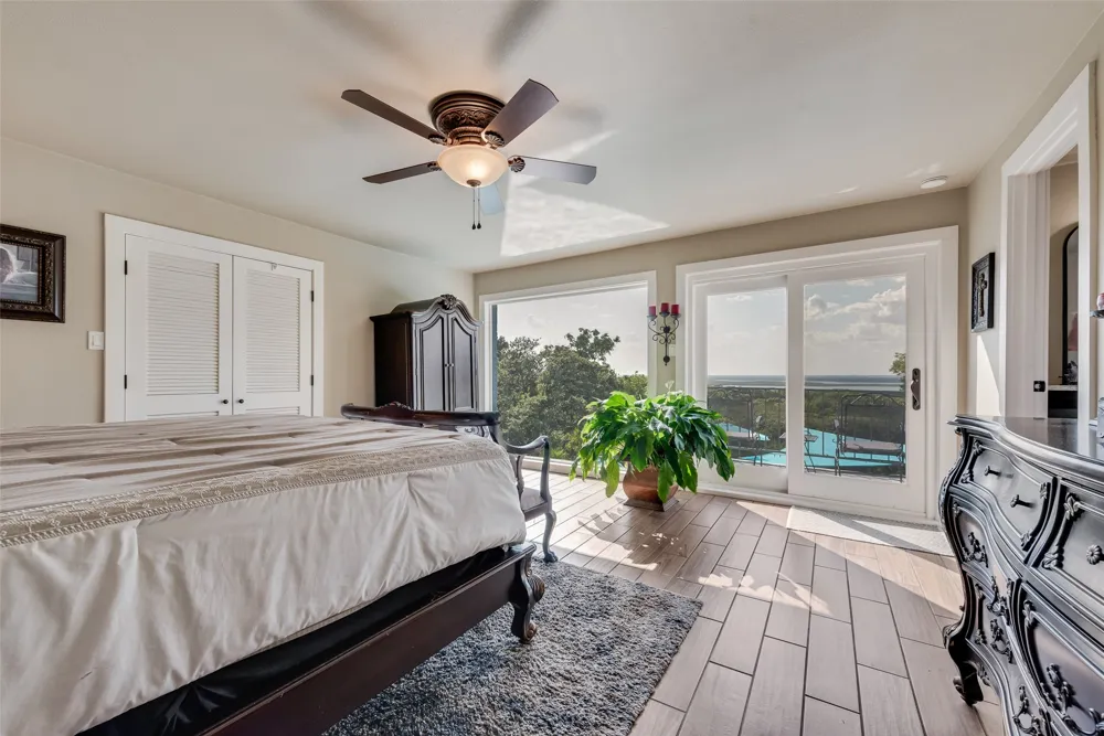 1819 W Belt Line Road Cedar Hill, TX 75104