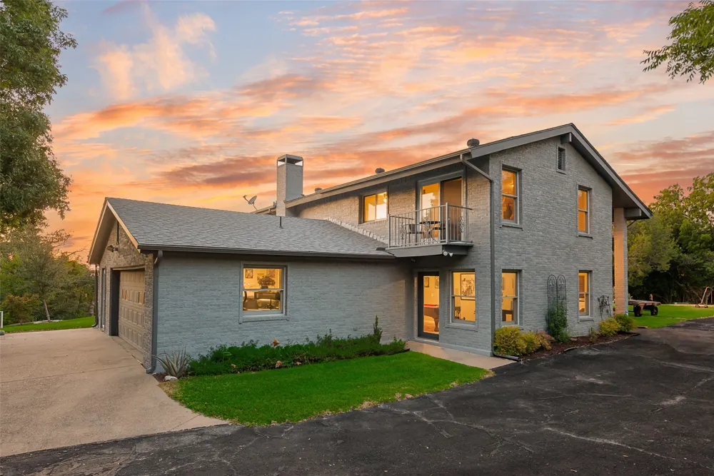 1819 W Belt Line Road Cedar Hill, TX 75104