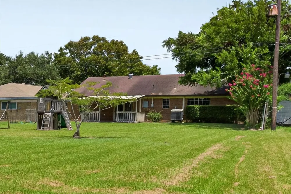 2809 3rd Avenue Texas City, TX 77590