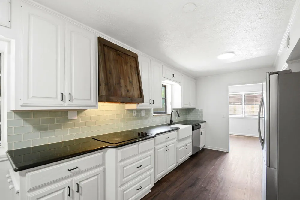 2011 Avenue T Huntsville, TX 77340