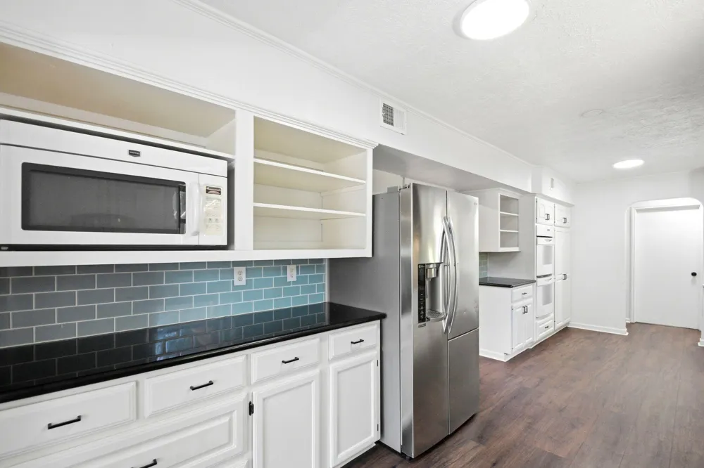2011 Avenue T Huntsville, TX 77340