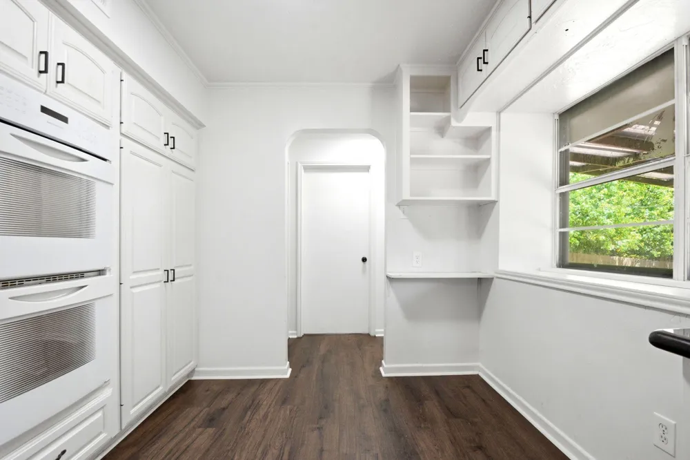 2011 Avenue T Huntsville, TX 77340