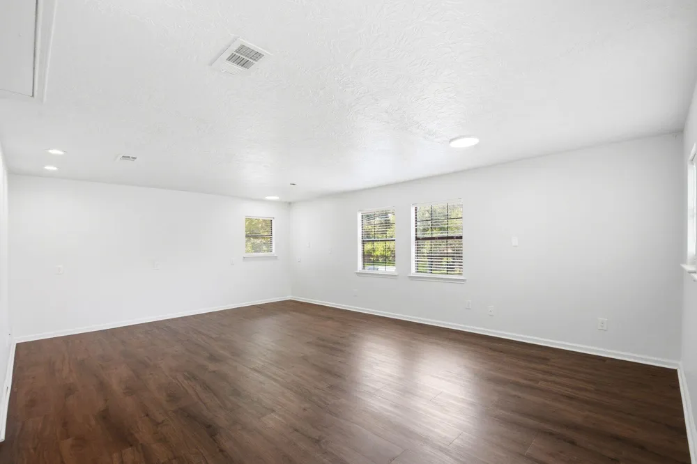 2011 Avenue T Huntsville, TX 77340