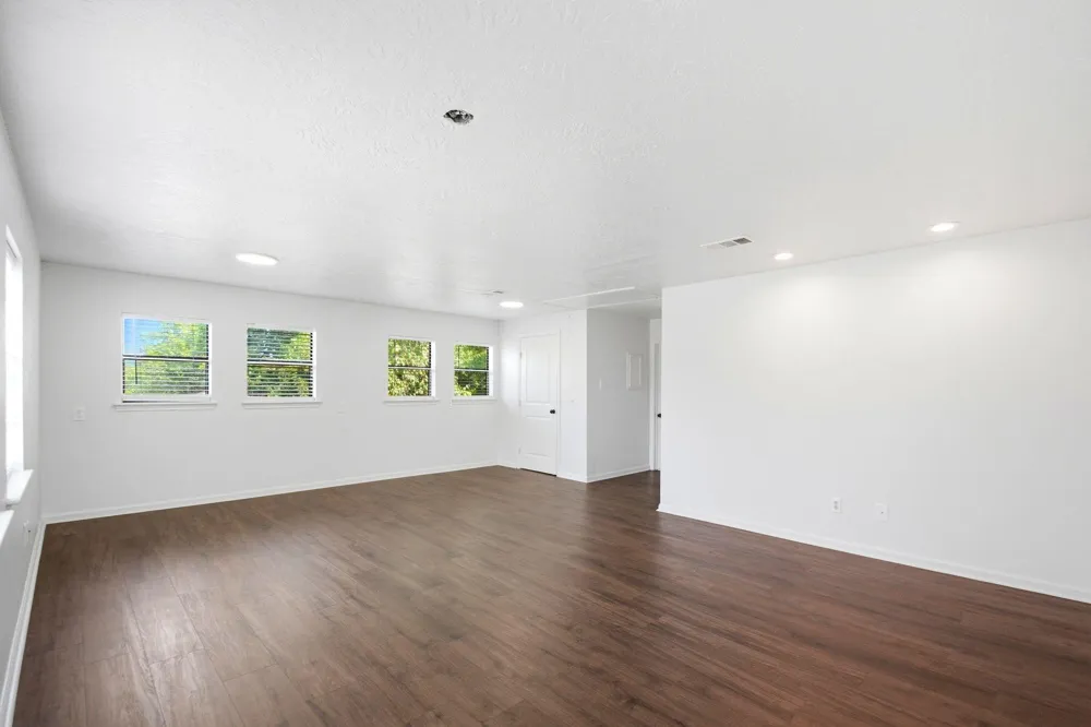 2011 Avenue T Huntsville, TX 77340