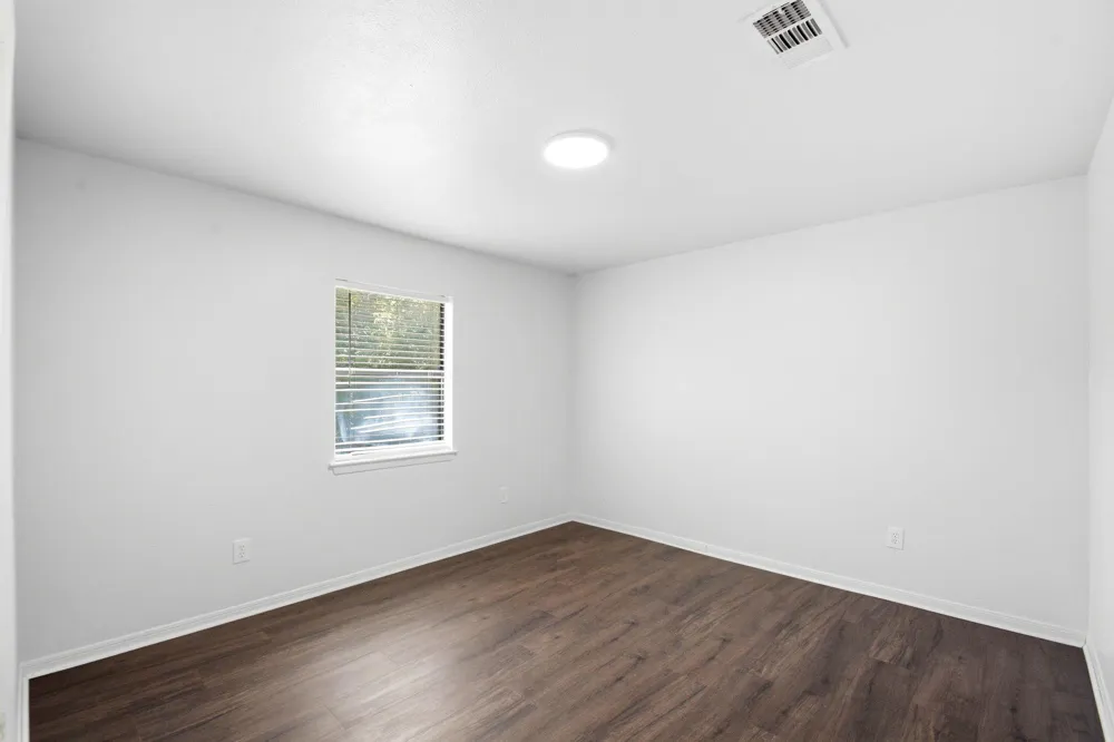 2011 Avenue T Huntsville, TX 77340