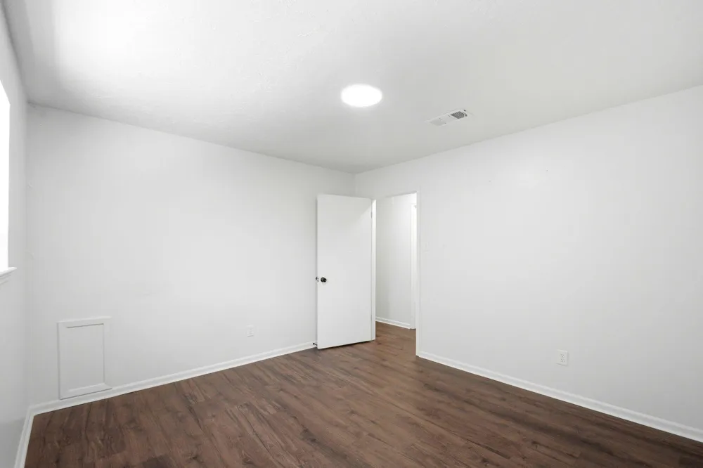 2011 Avenue T Huntsville, TX 77340