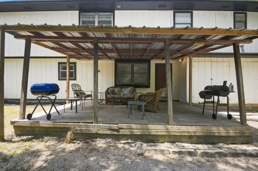 2011 Avenue T Huntsville, TX 77340