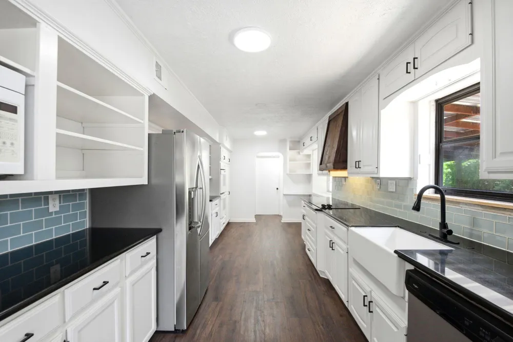 2011 Avenue T Huntsville, TX 77340