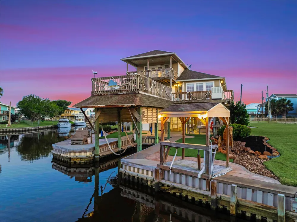142 Driftwood Road Freeport, TX 77541