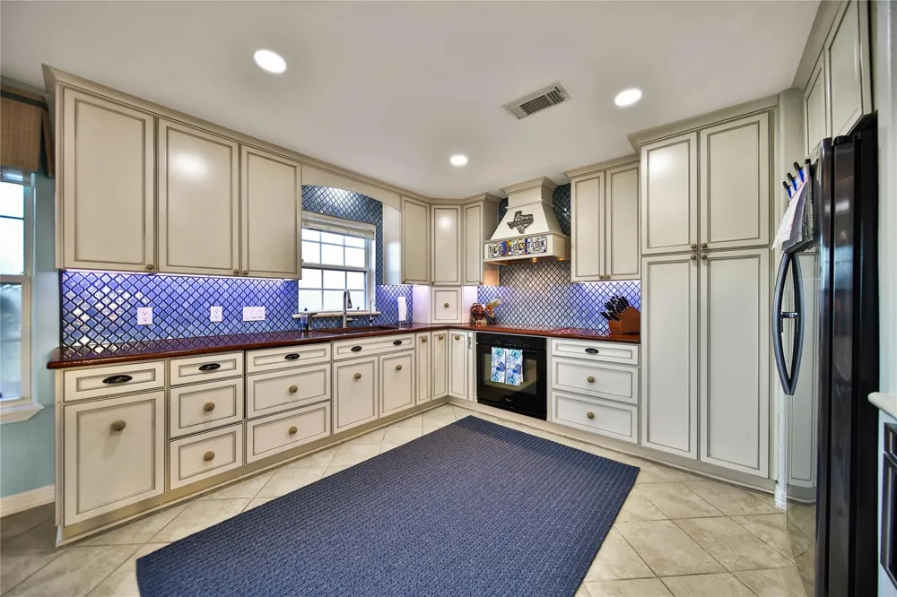 142 Driftwood Road Freeport, TX 77541