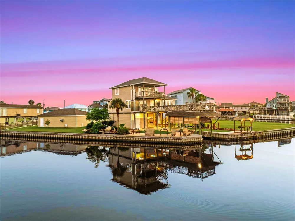 142 Driftwood Road Freeport, TX 77541
