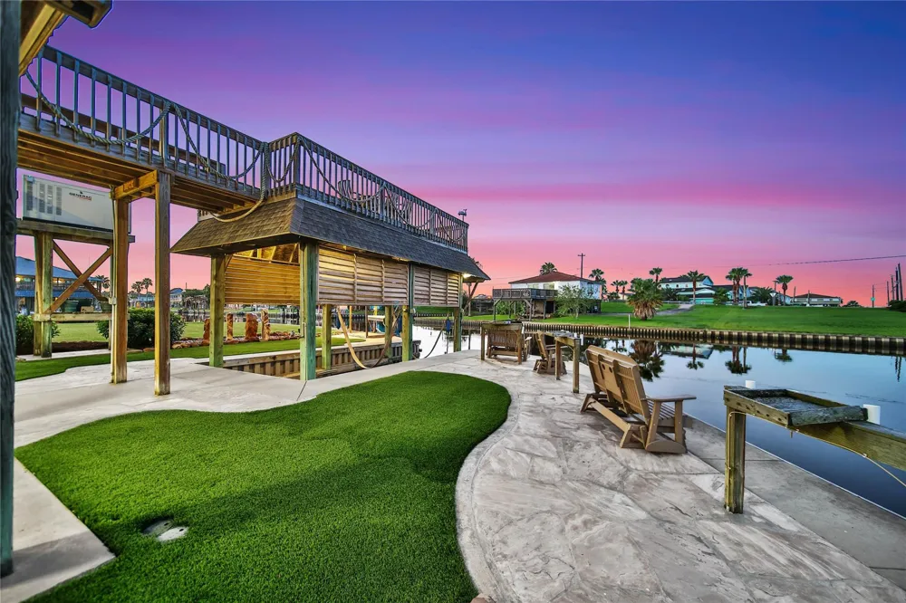 142 Driftwood Road Freeport, TX 77541